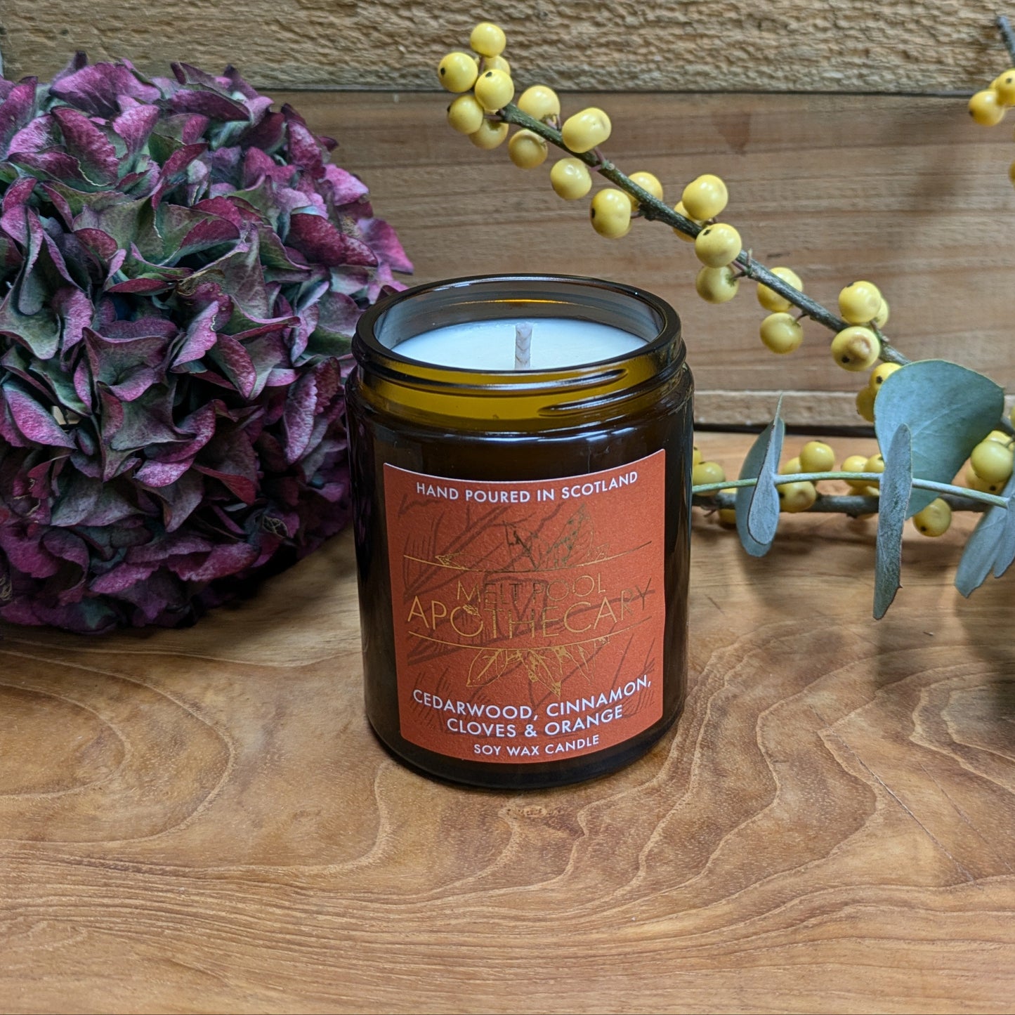 Cedarwood with Cinnamon, Cloves & Orange - Medium Amber Jar Candle